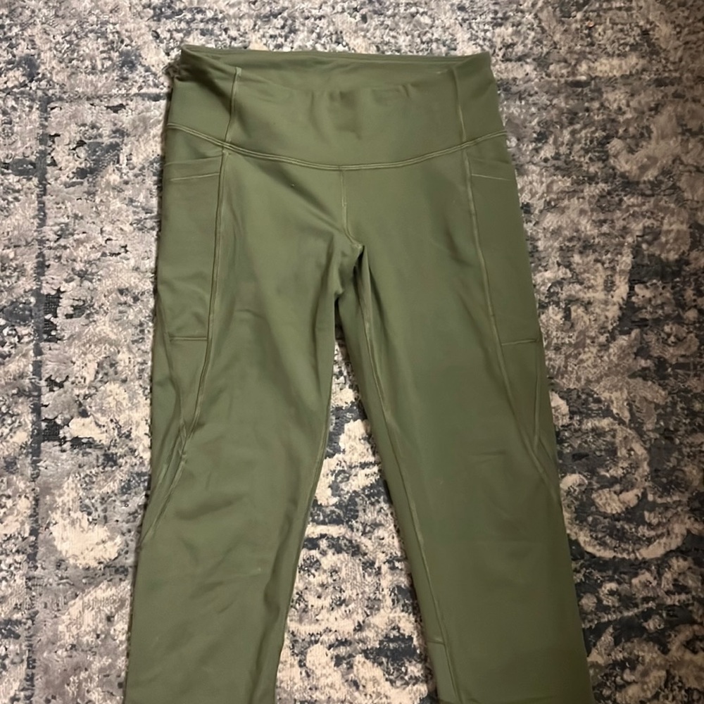 Woman’s colorful capris leggings